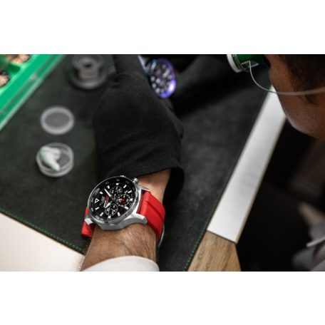 Vostok Europe Expedition South Pole Solar VR42-592A761-SR férfi karóra